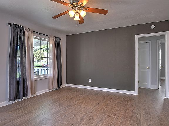 5th image of 317 Douglas St