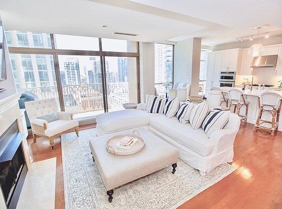 2nd image of 21 E Huron St APT 1502