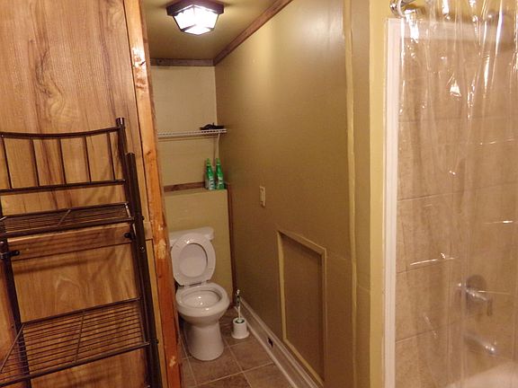 Downstairs full bath 2nd view