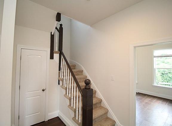 4th image of 1610 Sewell St