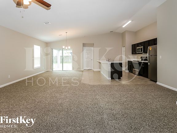 4th image of 828 SW Thrift Ave