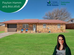 409 Hoover Cir, Elk City, OK 73644