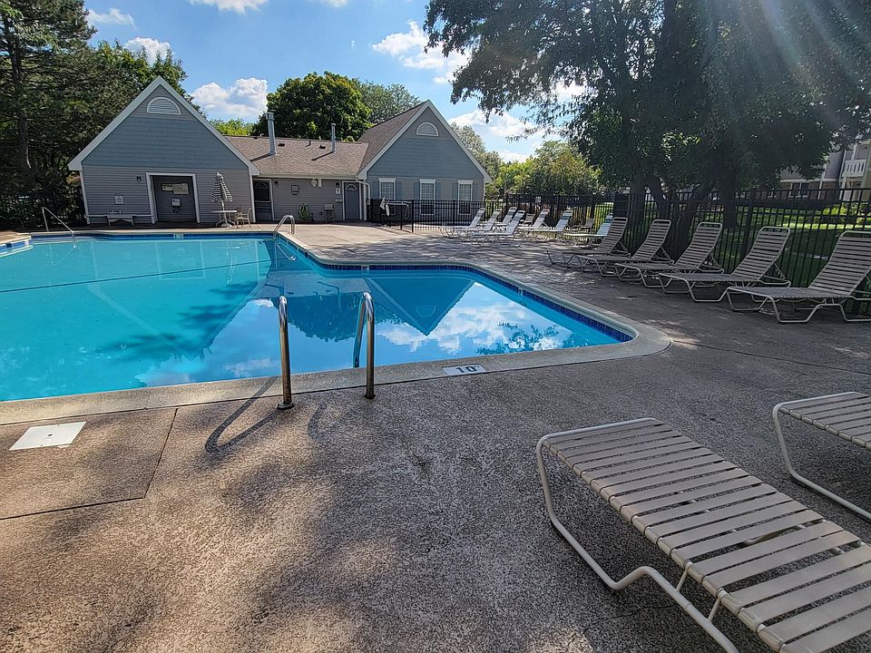 2nd image of 1012 Auburn Ln