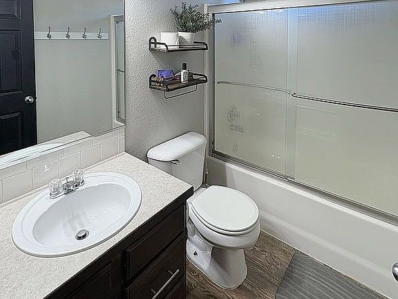 4th image of 3236 Willow Ln
