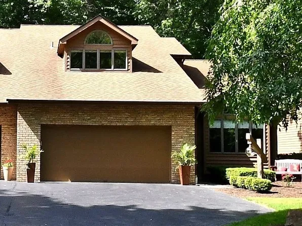 9025 Inverrary Dr SE, Warren, OH 44484