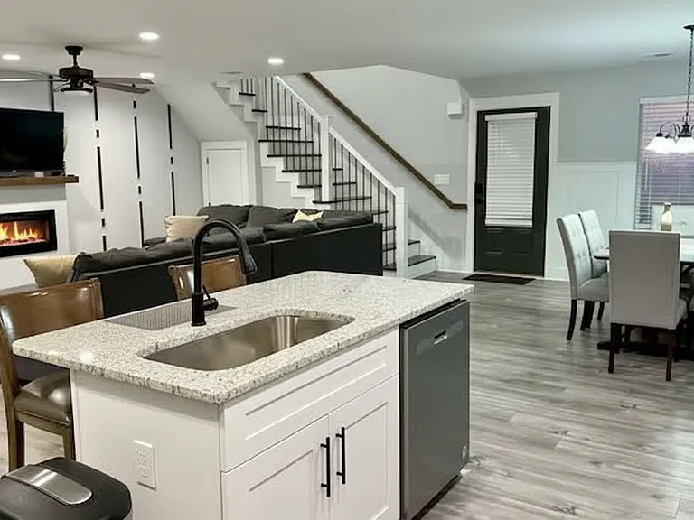 2395 Highpoint Rd — Photo 3