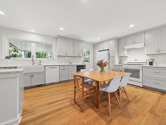 4th image of 1112 Whippoorwill Ln