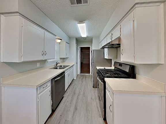 3rd image of 3505 Briercliff Dr