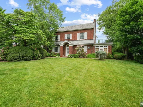 278 Knickerbocker Rd, Tenafly, NJ 07670