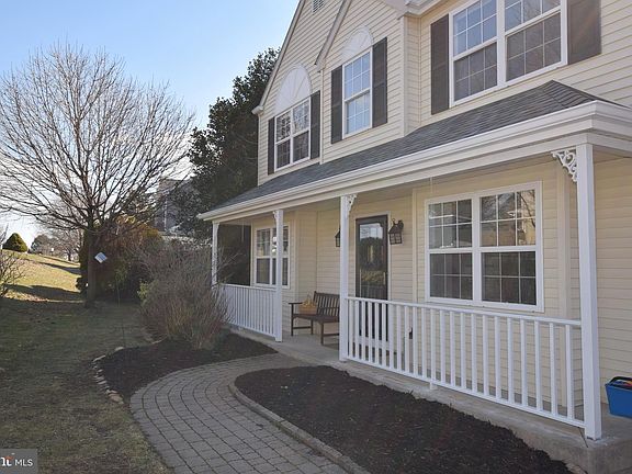 2nd image of 39 Kimberly Cir