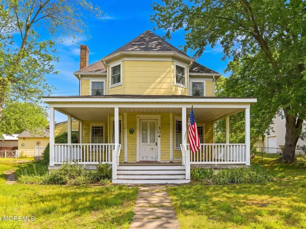 304 Central Boulevard, Bayville, NJ 08721