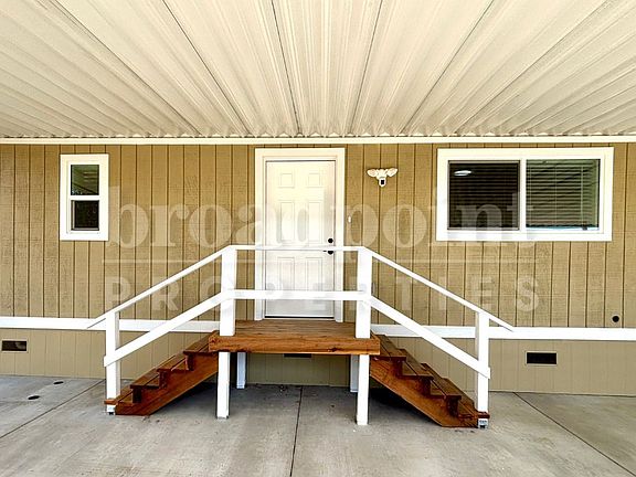 3rd image of 3122 Reed Rd