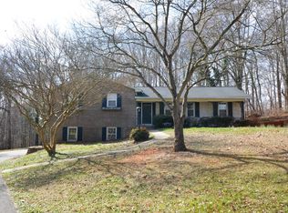 2670 Lansdowne Dr, Winston Salem, NC 27103