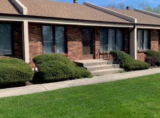 2822 Sandy Hollow Rd, Rockford, IL 61109