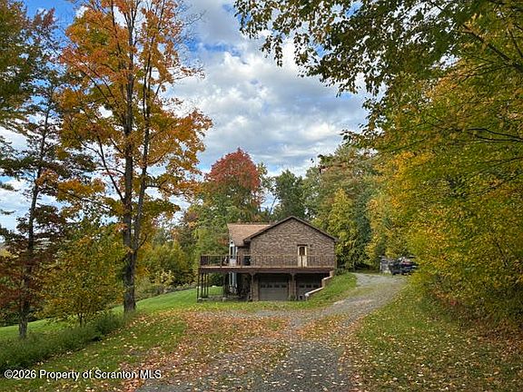 2nd image of 325 Lyon Rd
