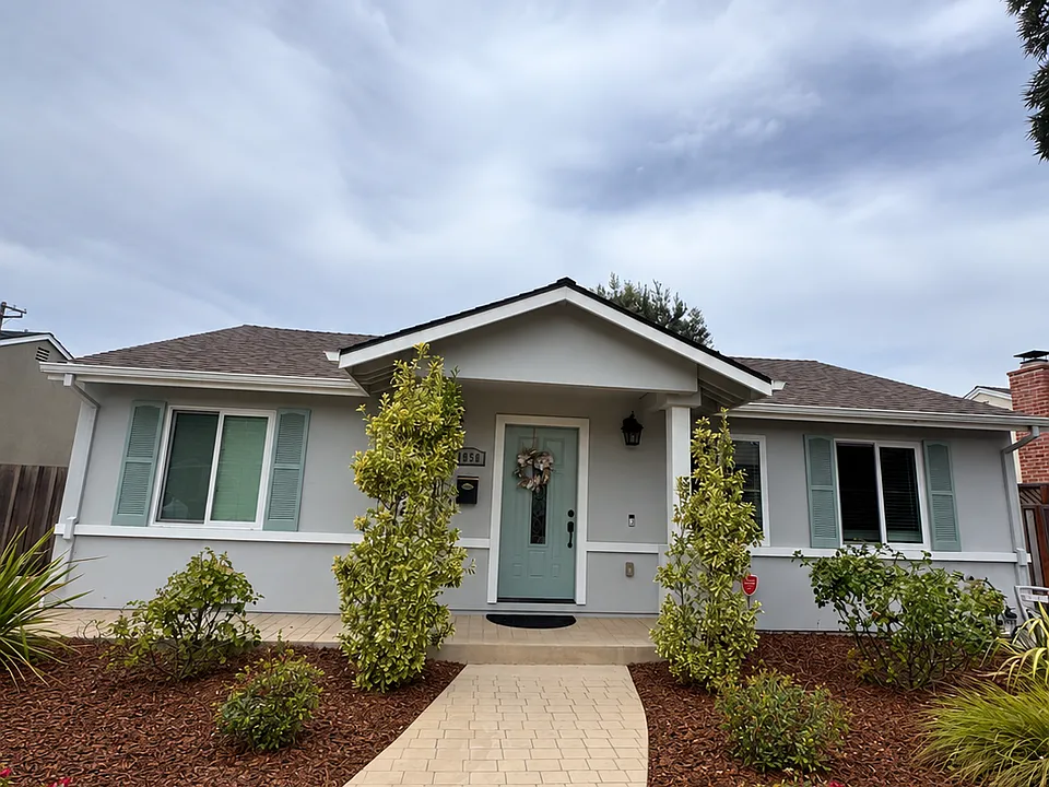 1050 Blossom Dr