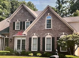 10924 Old Harrods Woods Cir, Anchorage, KY 40223