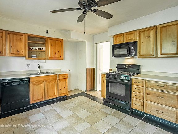 4th image of 718 N Glenn Dr