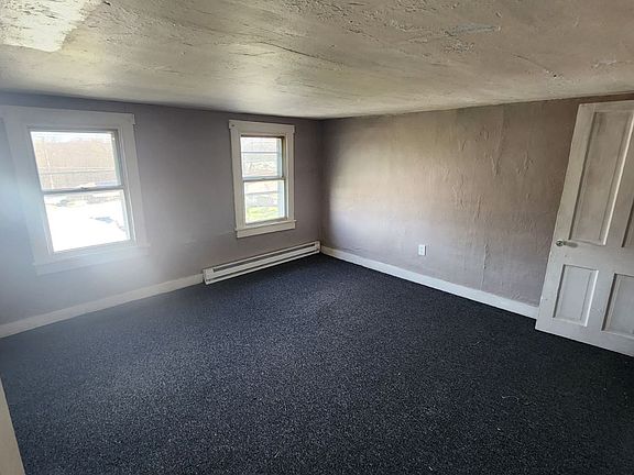 4th image of 22 E Richards St APT 2