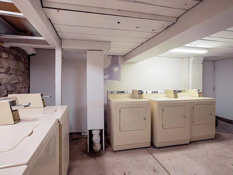 Barr Terrace Apartments — Photo 12