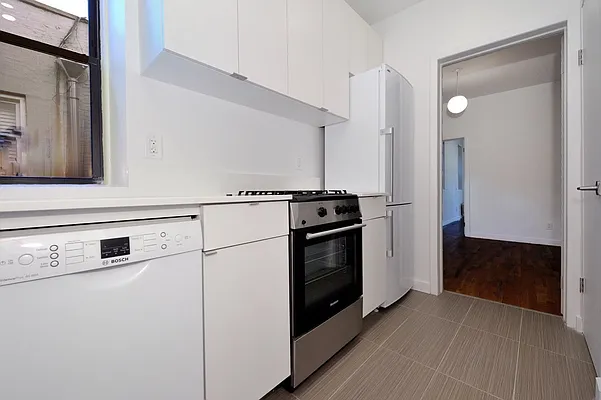 Rented by Aether Property Group | media 25