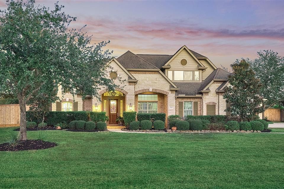 1st image of 17810 Fairhaven Lake Dr