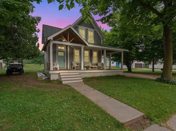 1401 Dodge St, Kewaunee, WI 54216