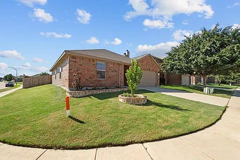 2nd image of 701 Santa Rosa Dr