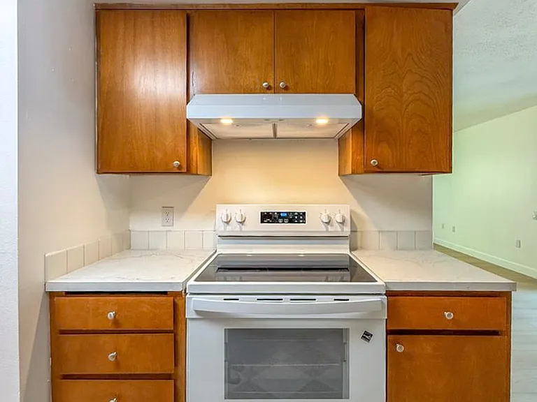 Kingcity Apartments — Photo 115
