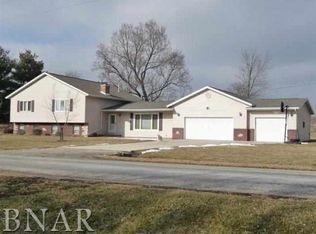 3016 Harvest Hill Ave, Bloomington, IL 61705