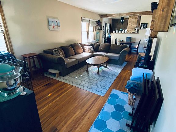 2nd image of 3956 44th Ave S