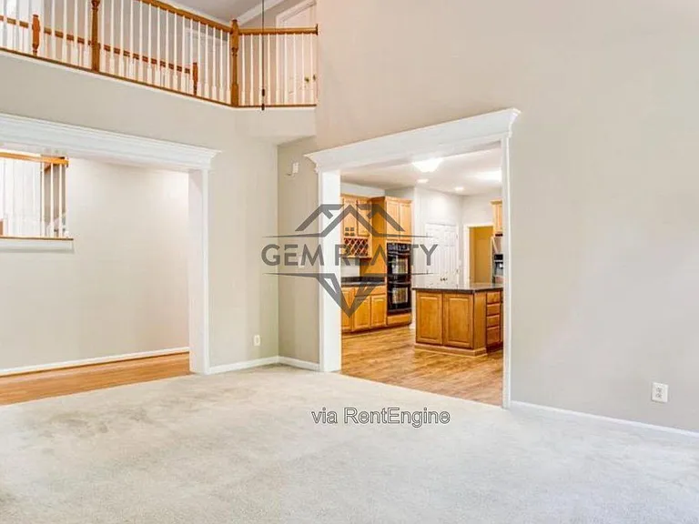 10410 Silver Creek Ct — Photo 10