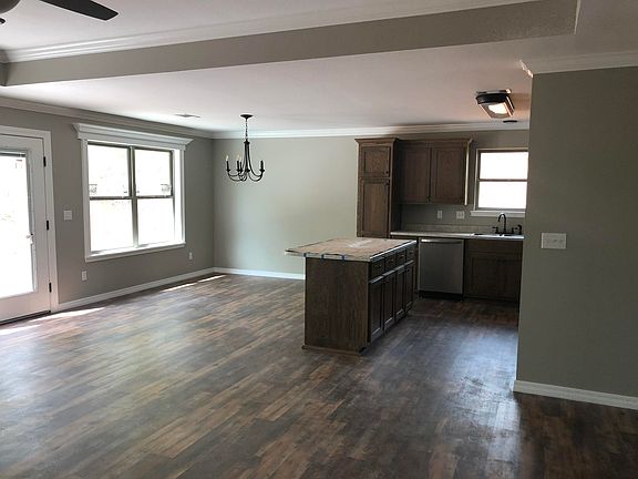 2nd image of 10379 Arroyo Ln
