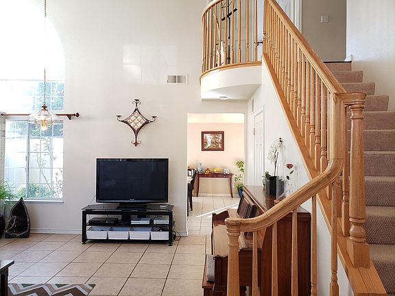 2nd image of 781 Las Palmas Dr