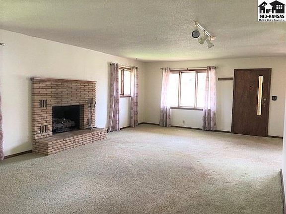 4th image of 2309 N Jackson St