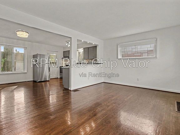 3rd image of 3942 Hemphill Way