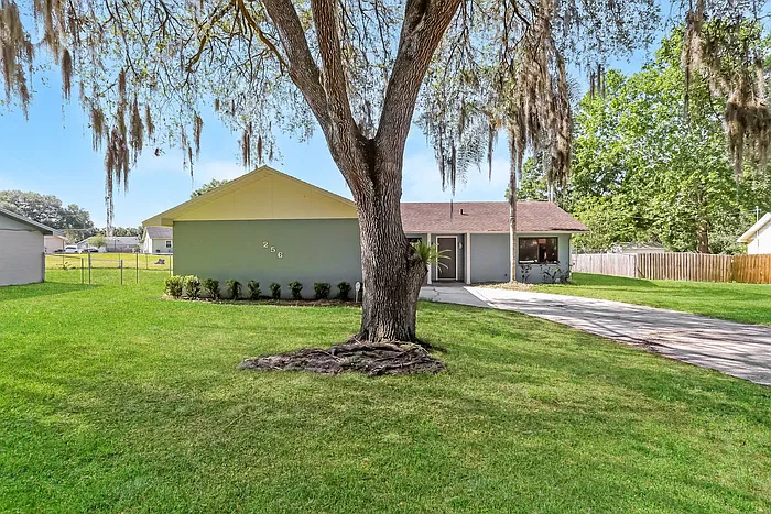 3 bed, 2.0 bath, 1275 sqft, $1,945 — Photo 1