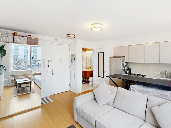 505 W 47th St #5HN, New York, NY 10036