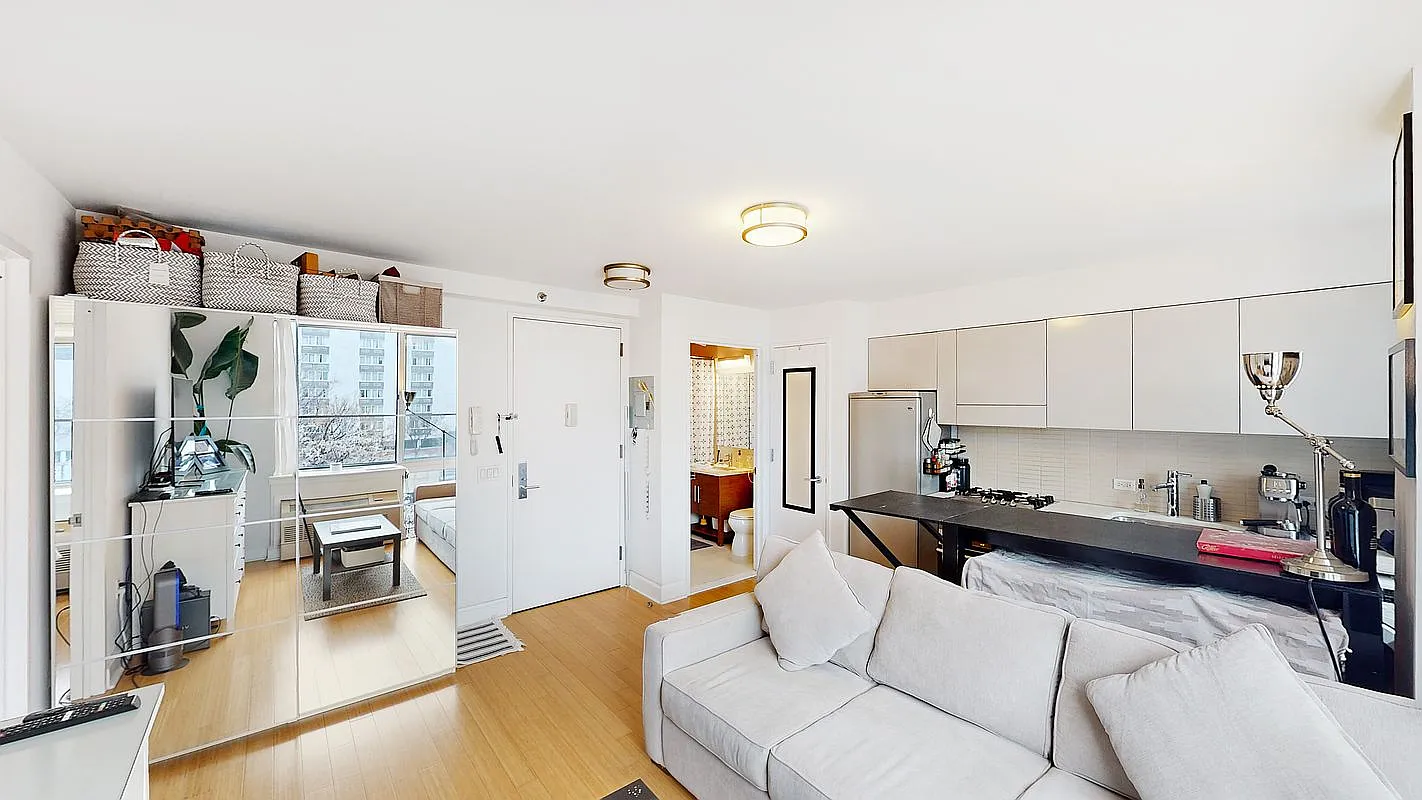 505 W 47th St #5HN photo 1