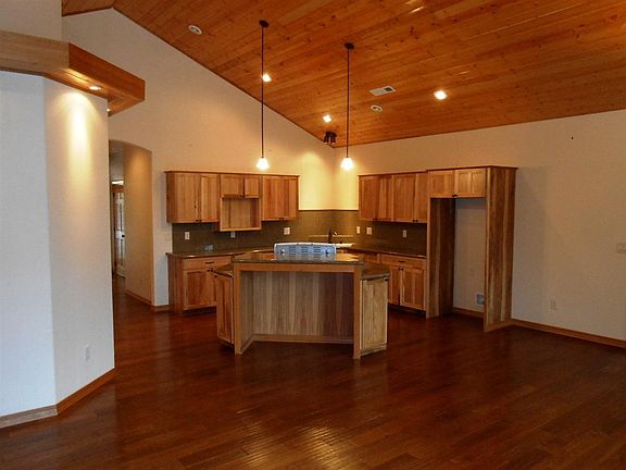 2nd image of 170 Skookum Crescent City Ca