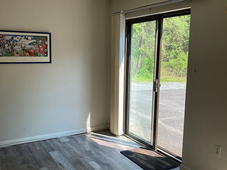 7608 Carteret Rd — Photo 15