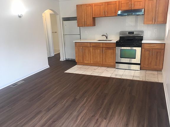 2nd image of 1487 Oakdale Ave