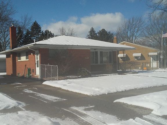 2nd image of 7697 Louise Ct