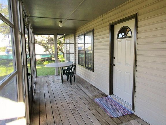 3rd image of 340 Bracht Dr