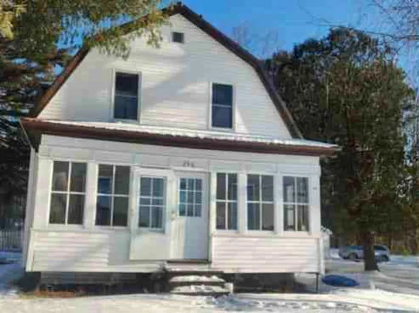 256 Main St, Bradley, ME 04411