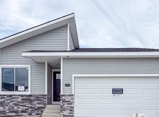 4292 Grover Woods Ln, Des Moines, IA 50317