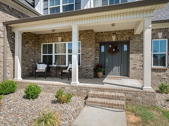 4th image of 602 Ruby Oaks Ln