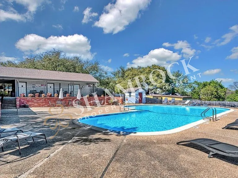 4613 Westchester Dr — Photo 29