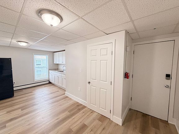 5th image of 659 Chestnut St #2