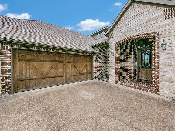 3rd image of 616 Buelwood Ct